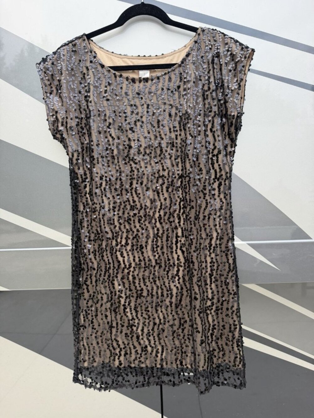 LAUNDRY black sequins cocktail shift mini cap sleeve dress holiday M retro